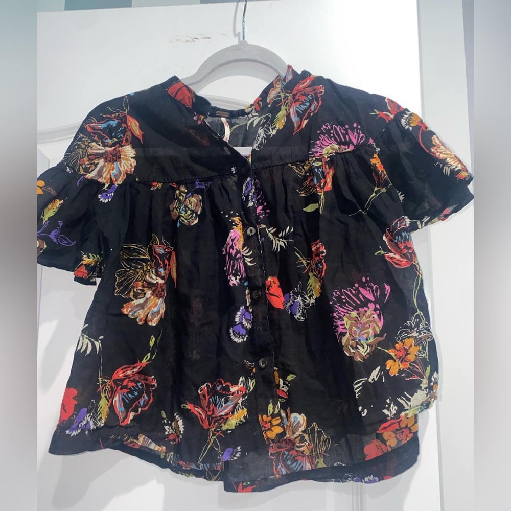Free people shirt. Excellent condition.